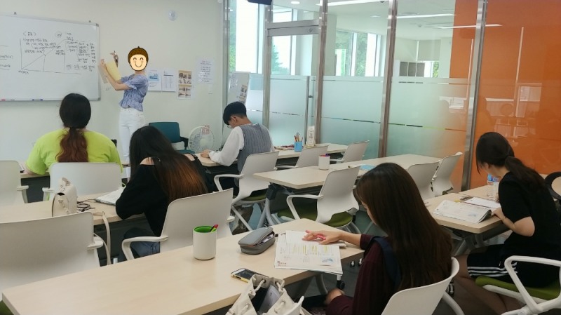 코로나 이전 학교 밖 청소년 교육지원 검정고시반 수업 사진