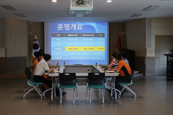 무안소방서는 지난 19일 대회의실에서 ‘2020년 119수상구조대 운영’을 위한 유관기관 협의를 개최했다/사진=무안소방서