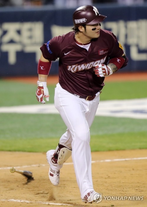 키움의 박병호는 지난 21일 롯데전에서 멀티홈런으로 8년연속 두자리수 홈런을 기록하며 본격적인 홈런 레이스에 불을 지폈다.