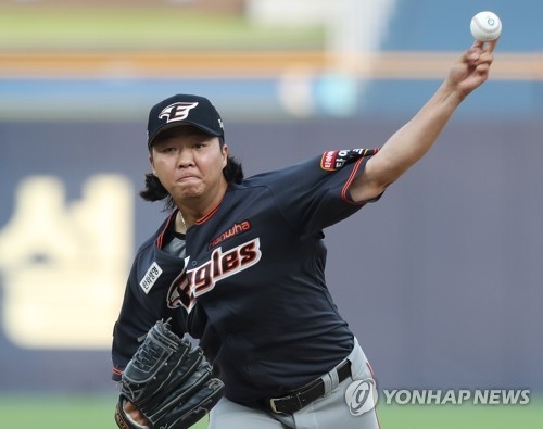 주로 불펜으로 나섰던 한화의 김범수가 삼성을 상대로 369일만에 선발승, 선발난을 겪고 있는 팀에 큰 힘이 되고 있다. [자료사진