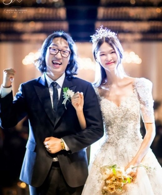 개그맨 김경진·모델 전수민, 축복 속에 결혼 골인