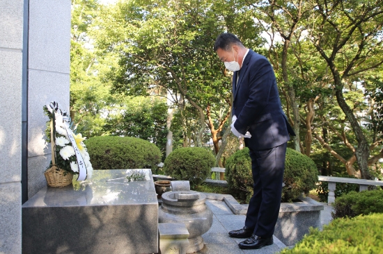 충혼탑을 찾은 김산 무안군수/사진=무안군