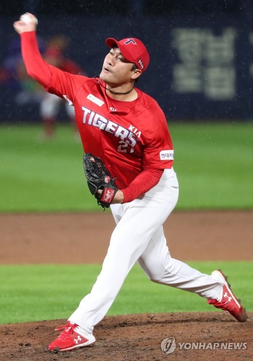 지난해 두산에서 방출돼 KIA로 둥지를 튼 홍상삼은 불펜에서 궃은 일을 도맡아 하며 팀 승리에 큰 힘이 되고 있다.