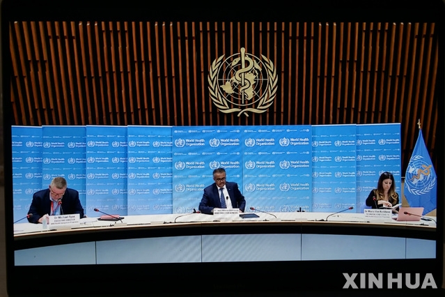 테워드로스 아드하놈 거브러여수스 세계보건기구(WHO) 사무총장이 지난달 6월 29일(현지시간) 스위스 제네바의 WHO 본부에서 열린 화상 언론 브리핑에서 신종 코로나바이러스 감염증(코로나19) 관련 발언을 하고 있다.