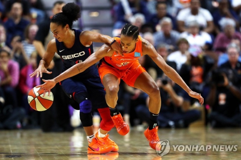 WNBA 경기 장면.