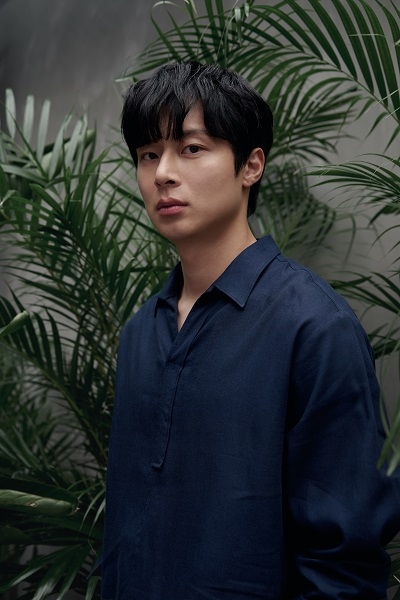 ‘미대 오빠’ 김충재가 제안하는 더니트컴퍼니, 2020 S/S 룩북 공개
