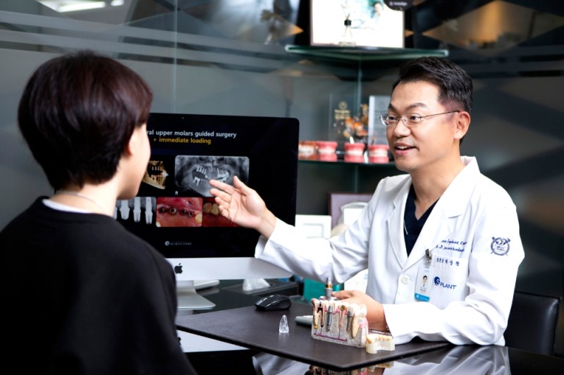 튼튼한 잇몸뼈를 만드는 '임플란트뼈이식'이 중요한 이유