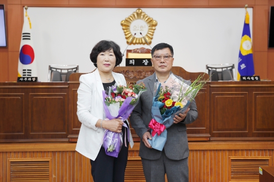 진도군 신임 의장 박금례 의원과 부의장 정순배 의원