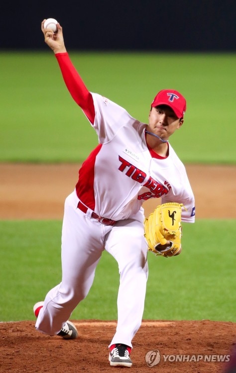 KIA의 고졸 신인 정해영은 10일 키움전에서 8-8로 맞선 연장 10회에 등판해 2이닝을 1실점으로 깔끔하게 마무리, 연장 11회말에 터진 대타 최원준의 끝내기 안타로 시즌 2승째를 안았다.