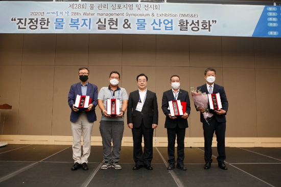신안군 상하수도사업소 물 관리 전국 최우수기관 표창 수상/사진=신안군