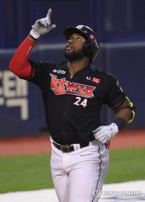 KBO 리그 4년째를 맞고 있는 로하스가 올시즌 타격 7개 부문 선두에 나서 생애 최고의 해를 맞고 있다.