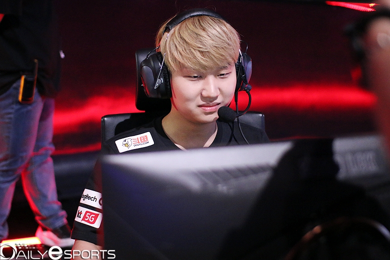 kt 롤스터의 원거리 딜러 '에이밍' 김하람.