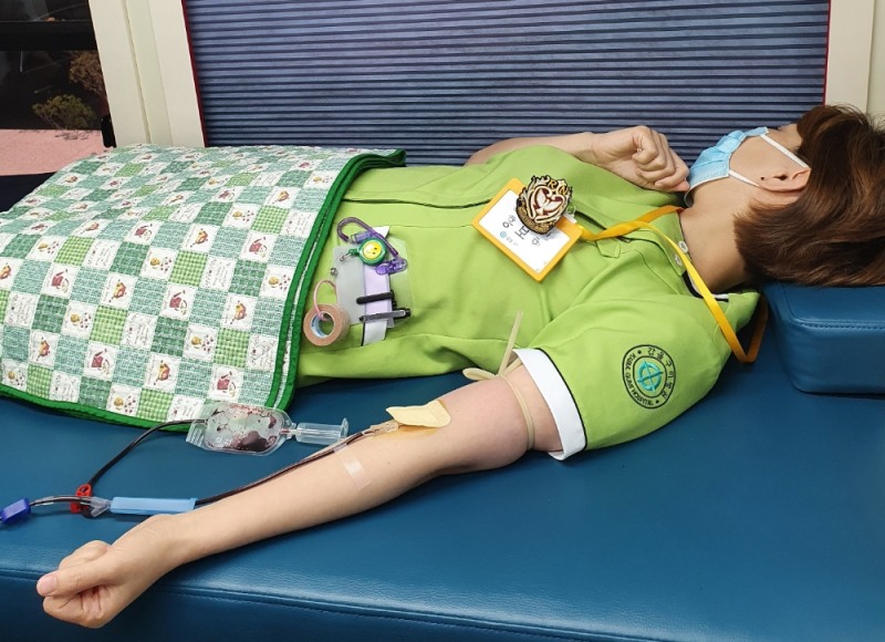 갑을구미병원 코로나19 확산 속 헌혈로 숭고한 10분의 휴식