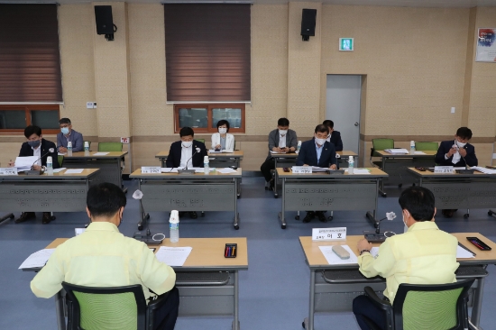 전남도의회 교육위원회가 최근 영광에서 발생한 학생 사망 사건과 관련해 의견 청취와 사건 진행 사항 등을 파악하기 위해 소위원회(김정희 위원장)를 구성해 현장 활동에 나섰다/사진=전남도의회