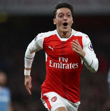 아스널 간판스타 메수트 외질. 최근 부진을 면치 못하고 있다.