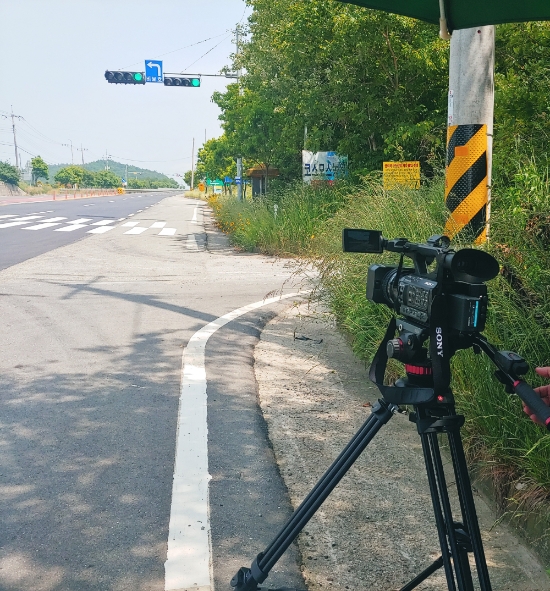 영암군은 28일부터 연말까지 2개 지점에서 주 2회 비대면 운행차 배출가스(매연) 비디오 단속을 실시한다/사진=영암군