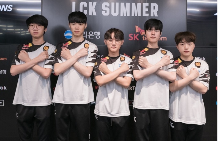 11승으로 단독 1위를 지켜낸 DRX.