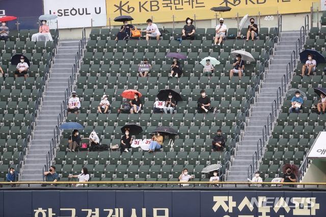 코로나 19 신규확진 18명 …해외유입 11명·국내발생 7명