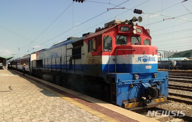 거센 폭우로 충북선·태백선 열차 운행 중단