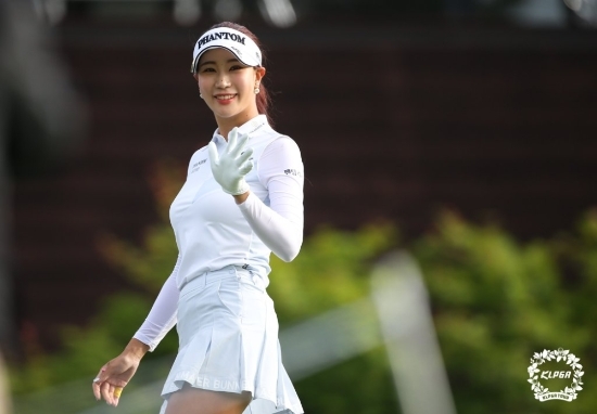 삼다수 마스터스를 통해 외모와 실력을 겸비했다는 평가를 받은 유현주.