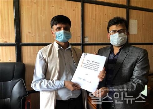 국민건강보험공단제공,네팔보건인구부정책기획국장샤르마(Dr.GunaNidhiSharma)