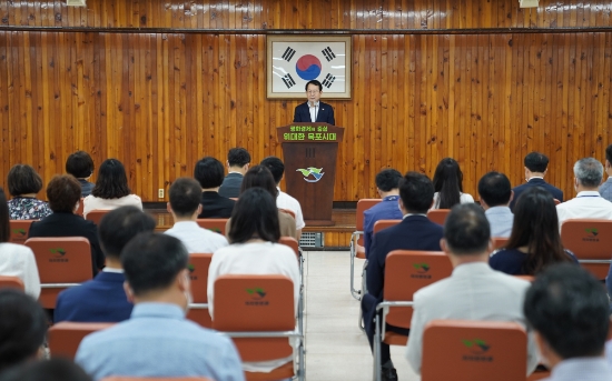 김종식 목포시장은 3일 시청 회의실에서 열린 8월 정례조회에서 코로나 방역에 힘써준 공직자에 감사하다며“선제적 행정력 집중”을 당부했다/사진=목포시