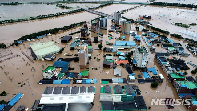 폭우가 쏟아진 8일 오후 전남 구례군 구례읍이 수중도시로 변했다. (사진=구례군 제공).