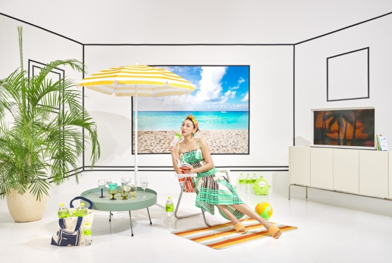 톱모델 겸 방송인 한혜진과 함께한 ‘수분 충전 랜선 바캉스’ 영상 공개