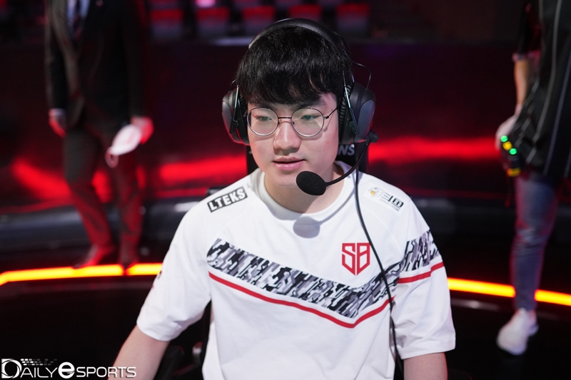 샌드박스 게이밍의 원거리 딜러 '루트' 문검수.