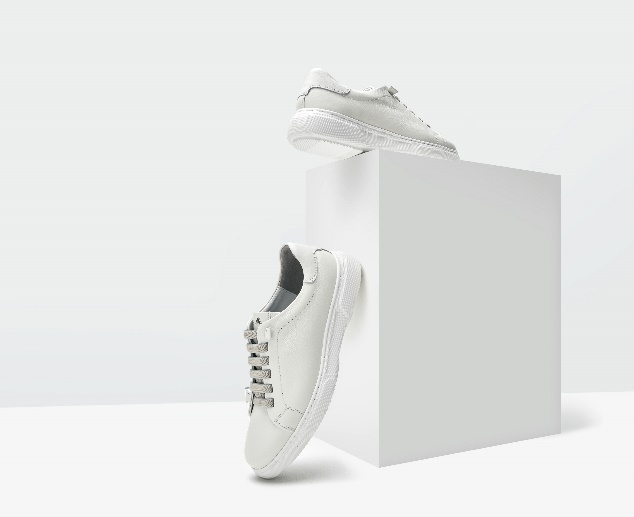 소다 ‘미니멀 밴딩 스니커즈’(AGM037)