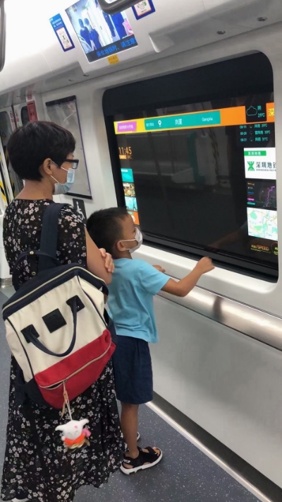 LG디스플레이, 중국 지하철 윈도우용 투명OLED 세계최초 공급
