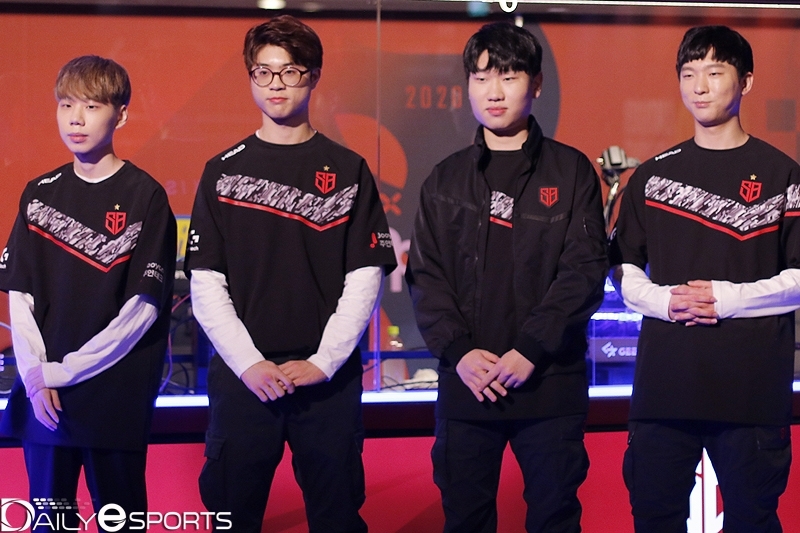 시즌1 시련을 겪은 샌드박스 게이밍.