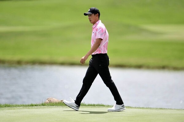 미 PGA 투어에서 2승을 기록한 배상문은 지난 달 3M오픈 1라운드 18번홀(파5)에서 연속 해저드와 물에 빠지며 250야드를 남기고 친 다섯번 째 샷이 홀인에 성공해 PGA사상 최고의 파세이브를 기록했다.