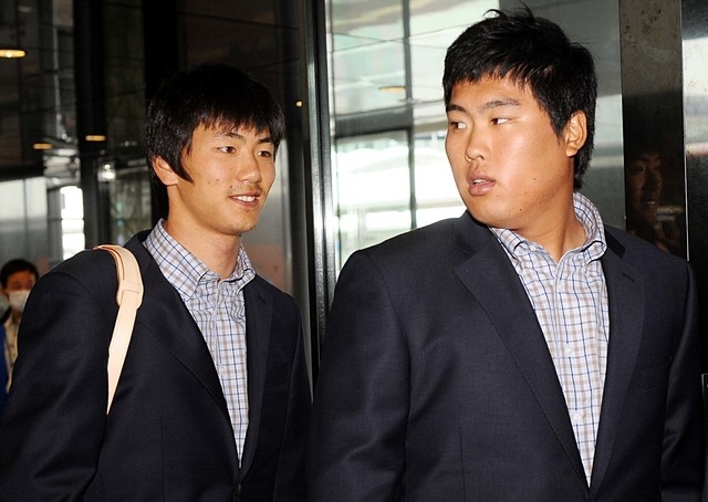2009년 3월 월드베이스볼클래식(WBC) 1차예선을 앞두고 도쿄에 입성한 류현진(오른쪽)과 김광현.