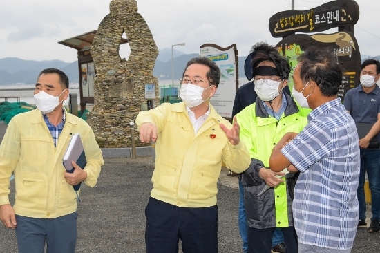 허석 순천시장이 제9호 태풍 마이삭 대비 현장점검에 나섰다/사진=순천시