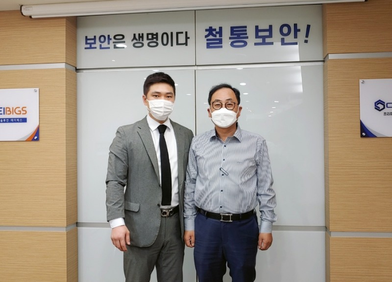 2일 코어닥스 대외협력본부 양휘강 이사와 앤드어스 대표이사로 재직하고 있는 동국대학교 블록체인연구센터 박성준 센터장이 만나 다온 상장 및 향후 상호 협력에 관한 이야기를 나눴다.