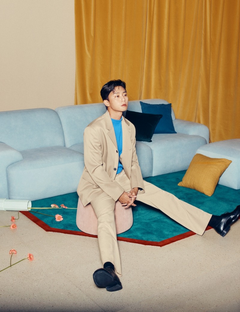 사진=에싸 전속모델이 된 박서준과 벨루가 소파