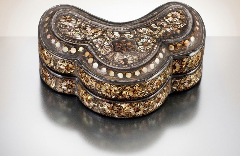 지난해 12월 일본에서 환수한 '나전국화넝쿨무늬합' 〈사진=문화재청〉