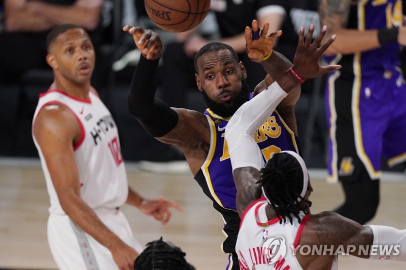 휴스턴과 LA 레이커스 경기