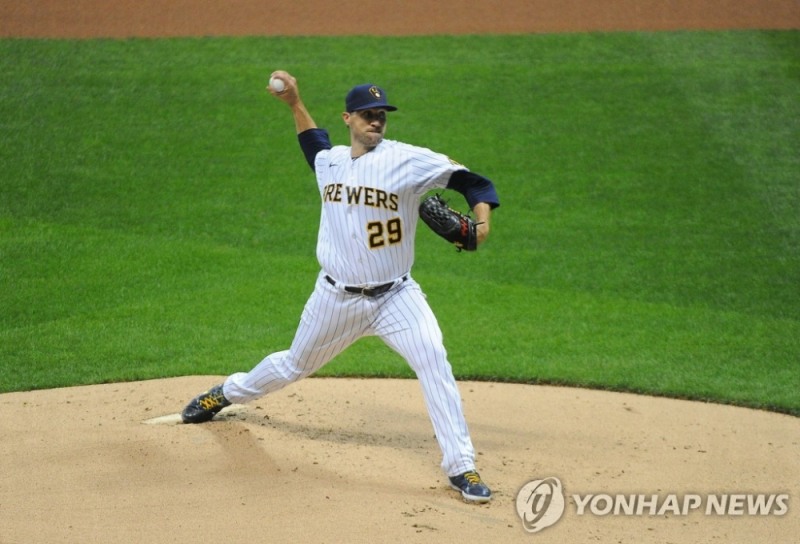 메이저리그 밀워키 브루어스 우완 투수인 두산 베어스 출신 조쉬 린드블럼은 최근 부진 끝에 선발에서 불펜으로 밀려났다.