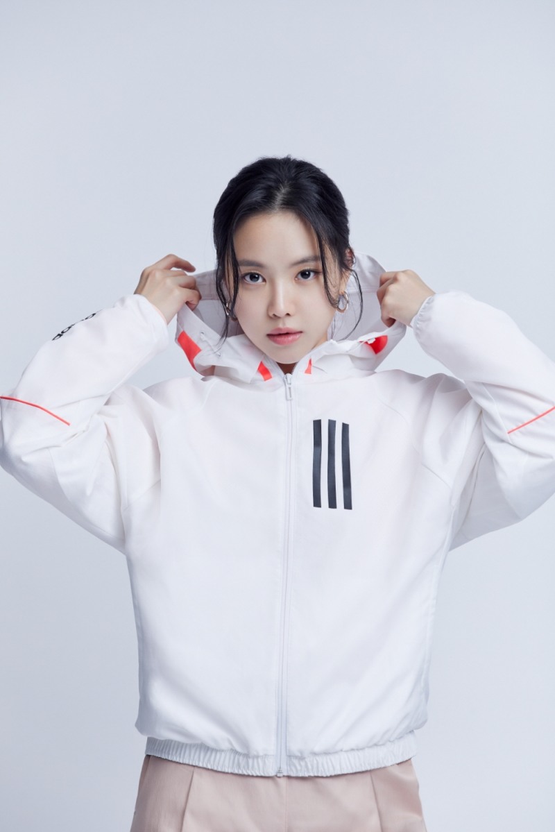 아디다스, 에이핑크 손나은 · 위너 송민호 화보 공개