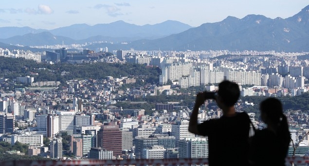 맑고 선선한 날씨를 보인 지난 13일 서울 남산에서 바라본 하늘이 파랗다.(사진/뉴시스)