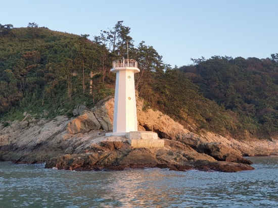 새로 건조된 장죽도등대/사진=목포해수청