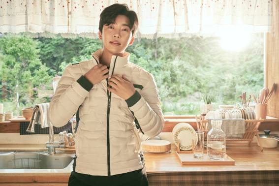 밀레, 임영웅과 함께한 두 번째 광고 비하인드 컷 이미지