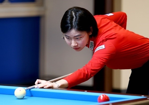 치고 받은 당구여제와 여신. 단식은 이미래, 혼복은 김가영. TS·JDX 1위. PBA 팀 리그