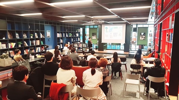 공공디자인 학생들의 세미나와 수업