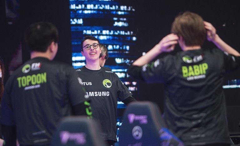 오세아니아 대표 레거시 e스포츠 선수들(사진=LoL e스포츠 페이스북 발췌).