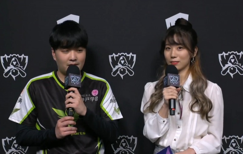 V3 e스포츠의 원거리 딜러 '아처' 이근희(왼쪽, 사진=생중계 화면 캡처).