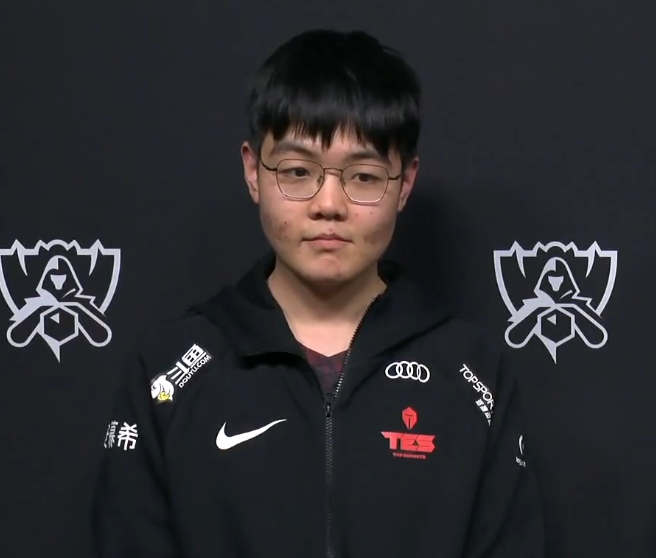 톱 e스포츠의 톱 라이너 '369' 바이지아하오(사진=중계 화면 캡처).