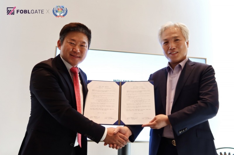 포블게이트 이철이 대표(왼쪽)와 ISEA국제재단 김건호 이사장